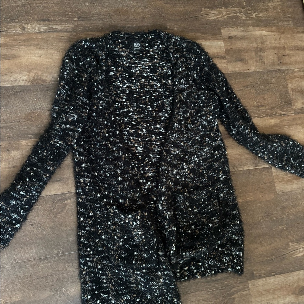 Women's Black and White Sweater